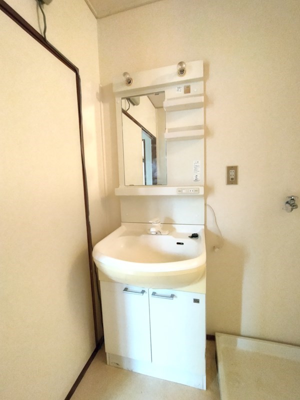 扇ヶ浦四丁目戸建 内観写真（洗面台・洗面所）