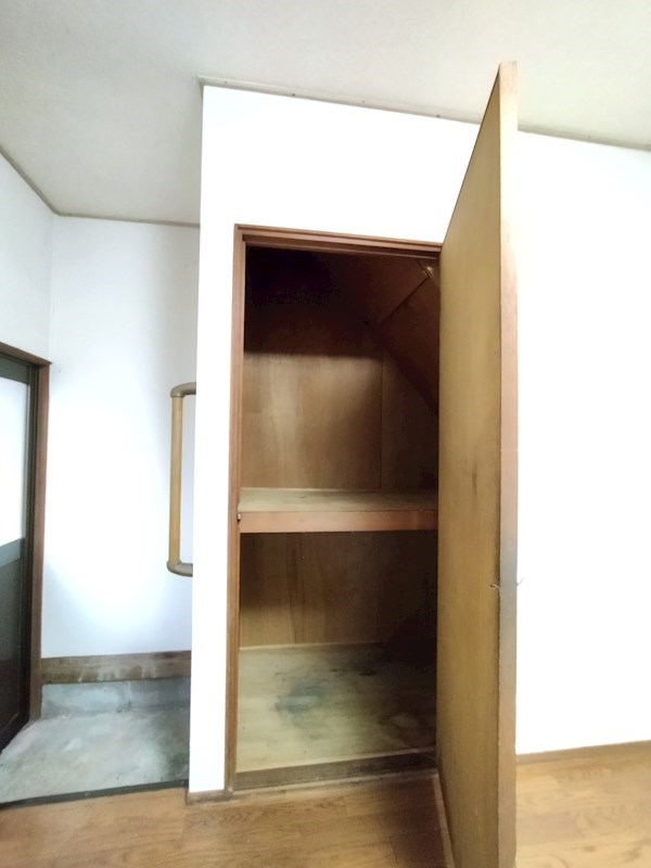扇ヶ浦四丁目戸建 内観写真（収納）