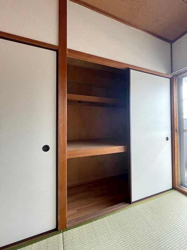 エクレール泉台 内観写真（収納）