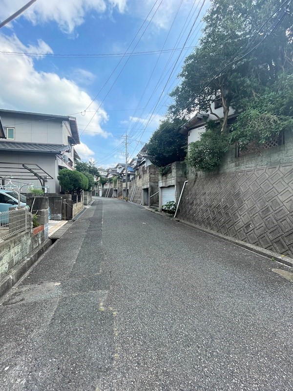 石坂二丁目戸建 現地写真（前面道路含む現地写真）