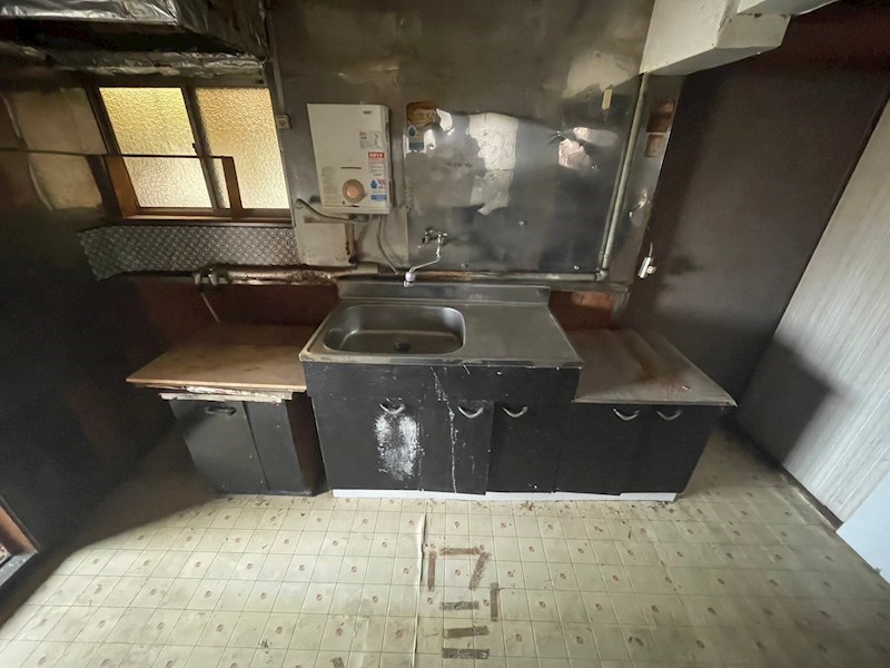 高峰一丁目4番戸建 内観写真（キッチン）