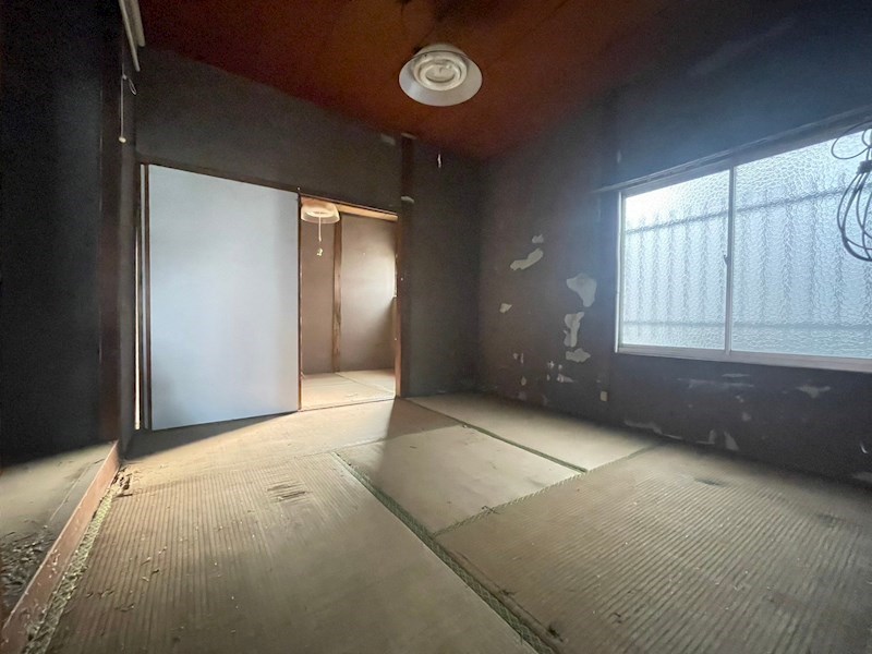 高峰一丁目4番戸建 内観写真（リビング以外の居室）