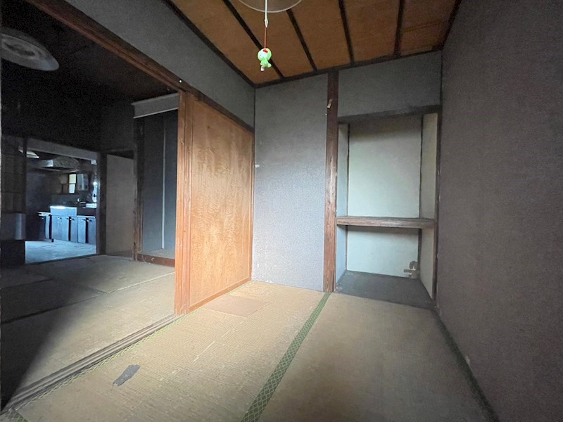 高峰一丁目4番戸建 内観写真（リビング以外の居室）