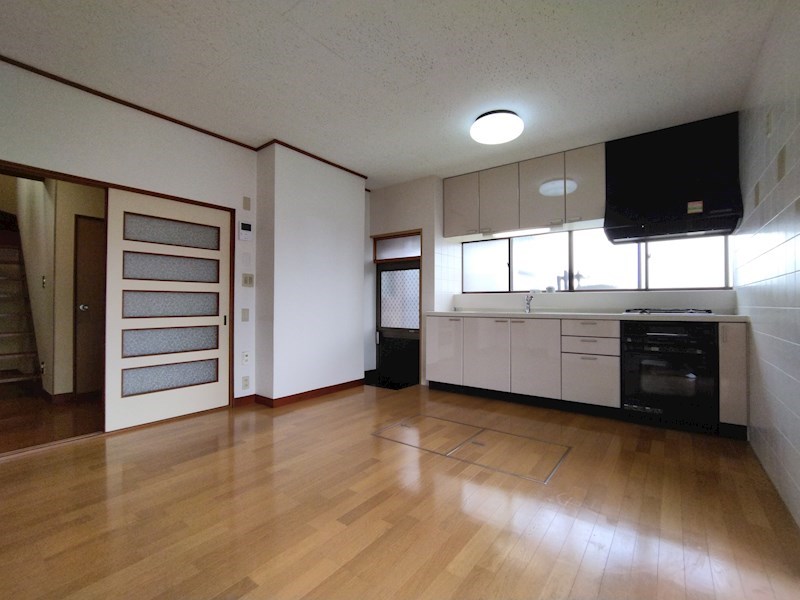 東大谷三丁目戸建 内観写真（リビング）