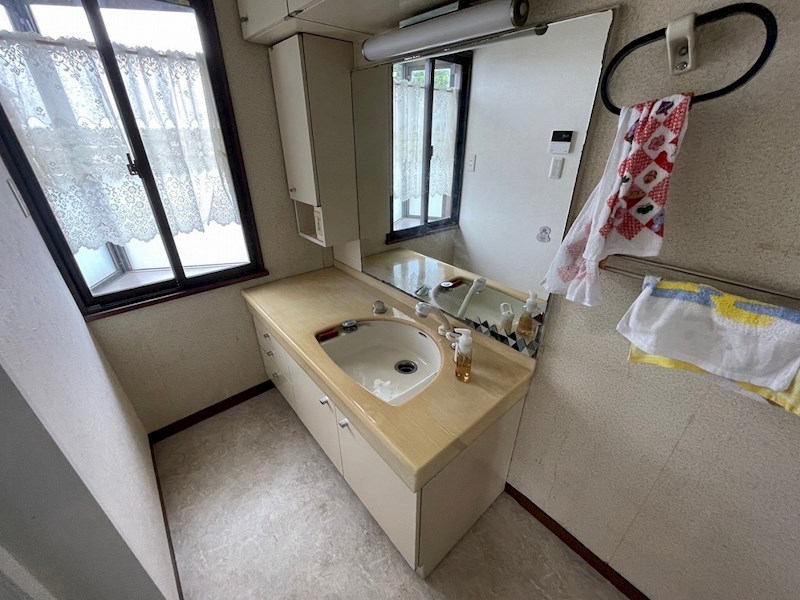 紅梅四丁目戸建 内観写真（洗面台・洗面所）