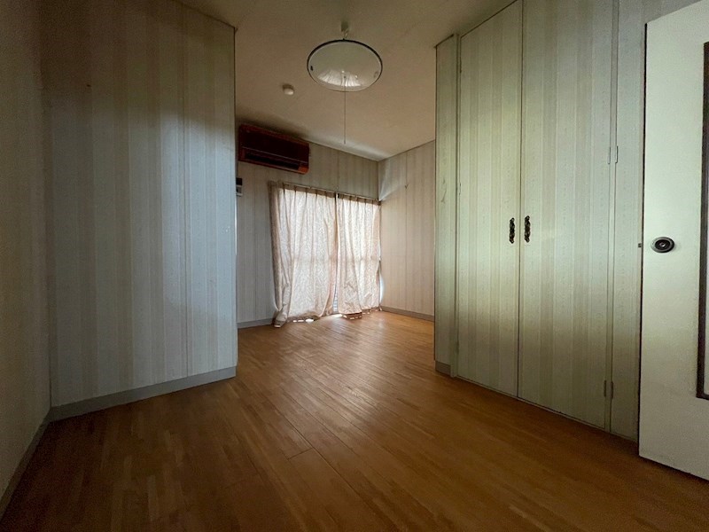紅梅四丁目戸建 内観写真（リビング以外の居室）