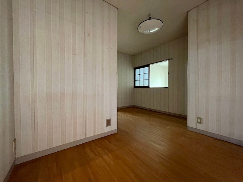 紅梅四丁目戸建 内観写真（リビング以外の居室）