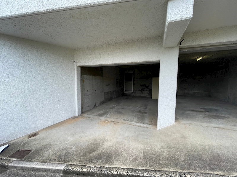 紅梅四丁目戸建 現地写真（駐車場）