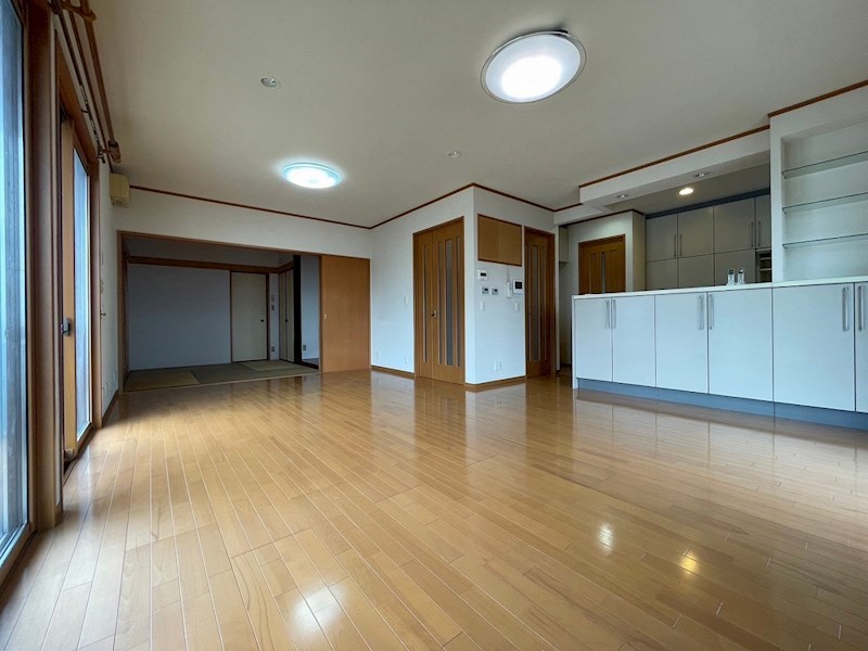 紅梅四丁目戸建 内観写真（リビング）
