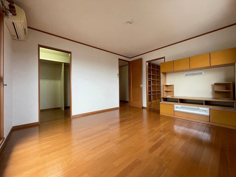 紅梅四丁目戸建 内観写真（リビング以外の居室）