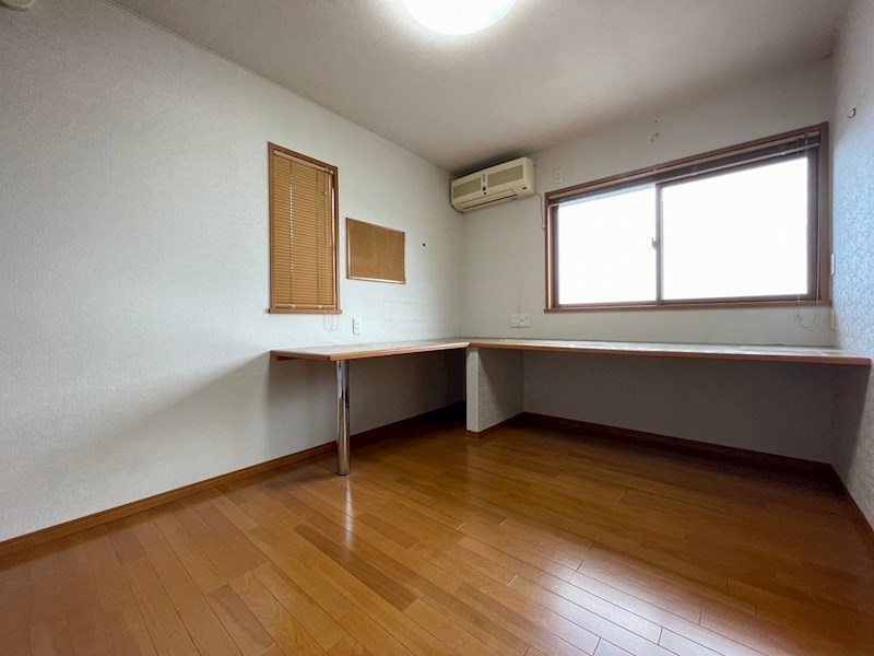紅梅四丁目戸建 内観写真（リビング以外の居室）