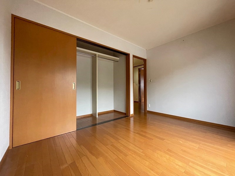 紅梅四丁目戸建 内観写真（リビング以外の居室）