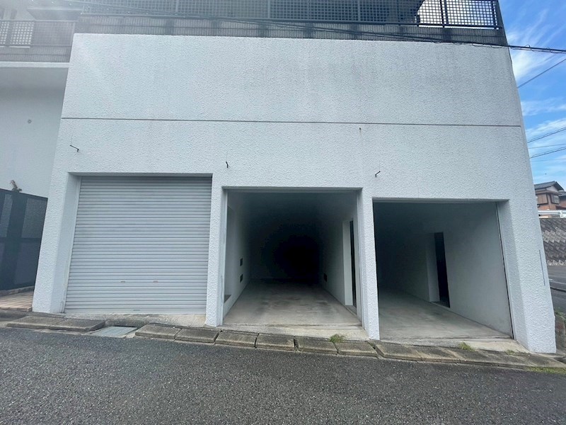 紅梅四丁目戸建 現地写真（駐車場）