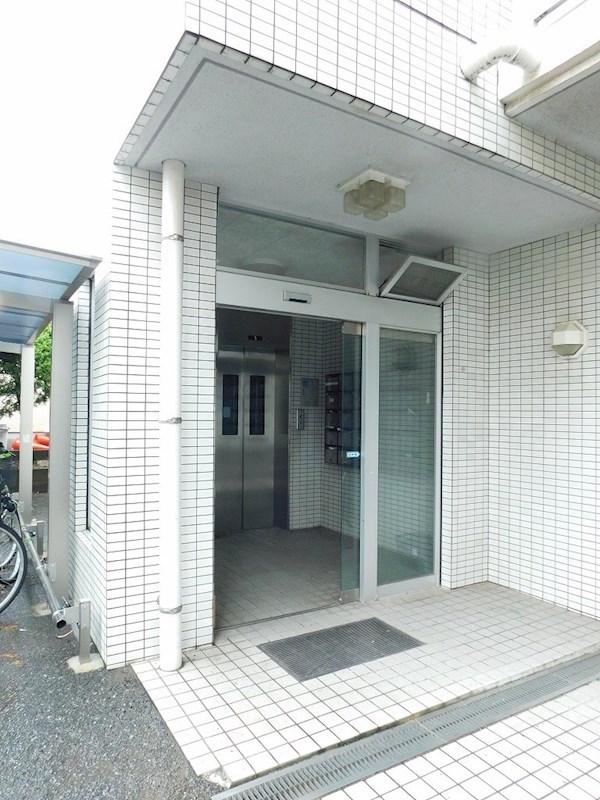 オリエンタル小倉北第二 共用部写真（エントランス）
