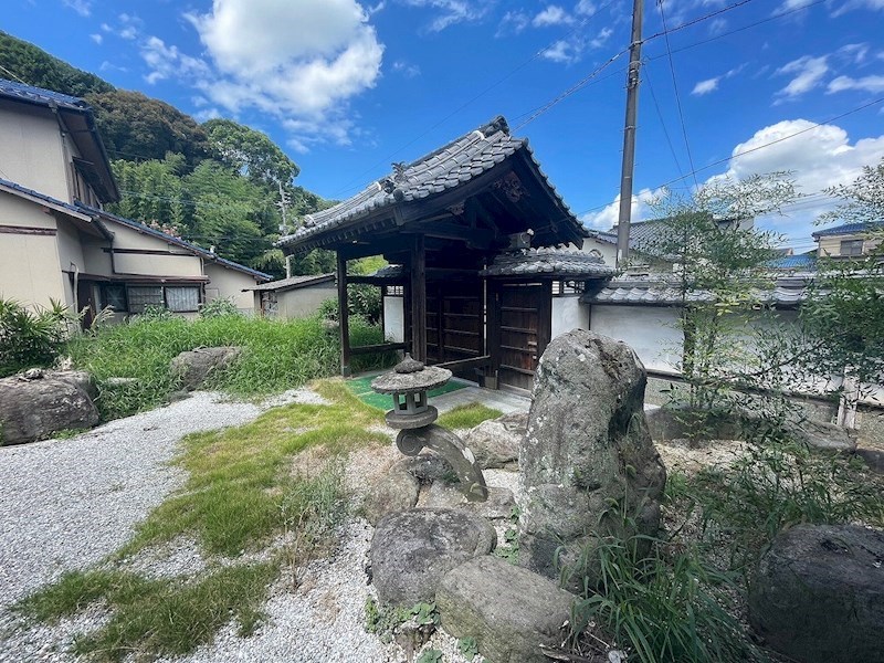 龍徳戸建 現地写真（庭）