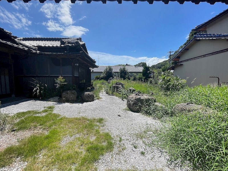 龍徳戸建 現地写真（庭）