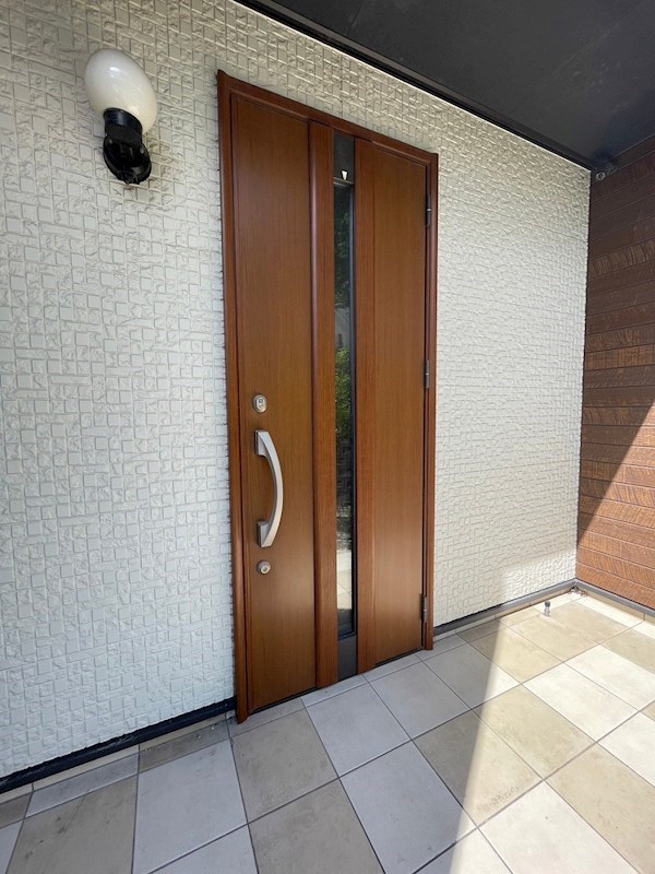通谷五丁目戸建 現地写真（玄関）