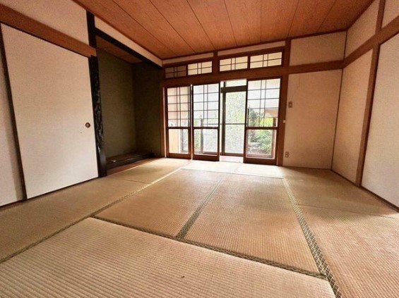 別当町戸建 内観写真（リビング以外の居室）