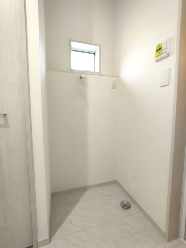 松の本二丁目戸建1号棟 内観写真（洗面台・洗面所）