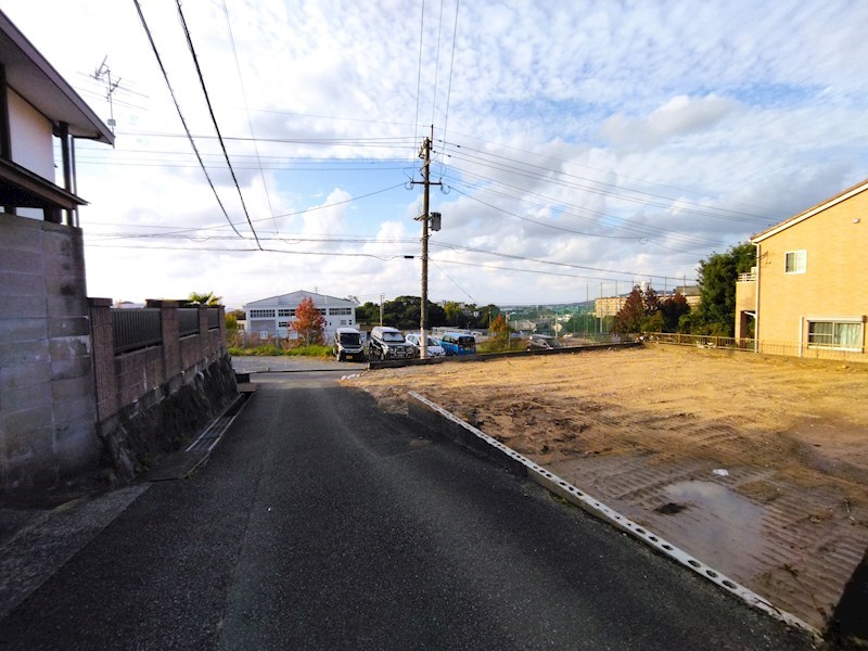 別当町土地 現地写真（前面道路含む現地写真）