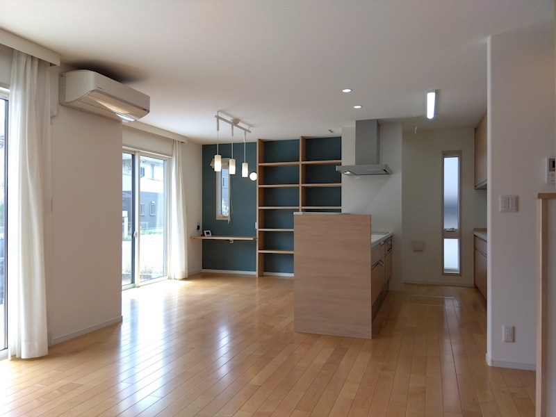 西泉六丁目戸建 内観写真（リビング）