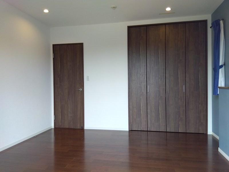 西泉六丁目戸建 内観写真（リビング以外の居室）