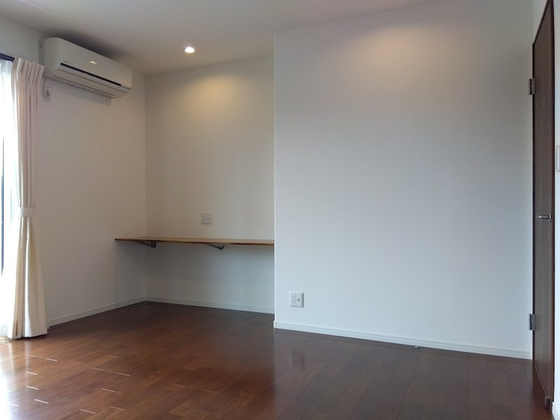 西泉六丁目戸建 内観写真（リビング以外の居室）