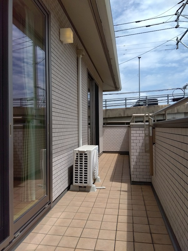 西泉六丁目戸建 現地写真（バルコニー）