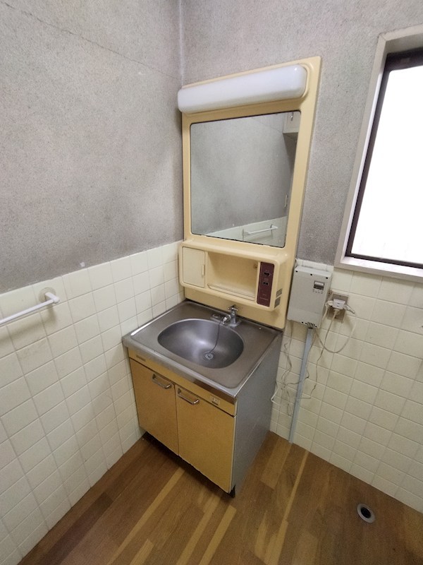 土穴二丁目戸建 内観写真（洗面台・洗面所）