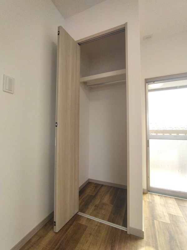 町上津役西三丁目戸建 内観写真（収納）