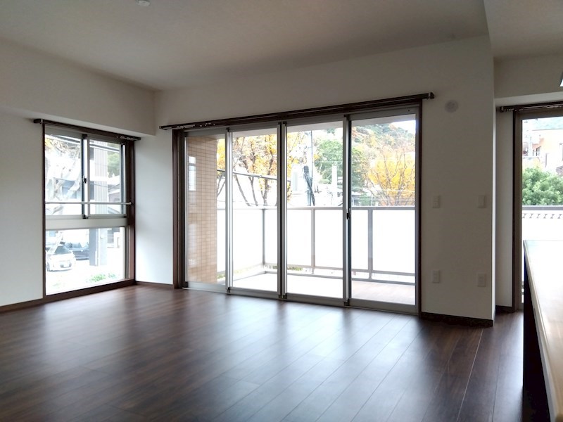 以和貴マンション須賀町 内観写真（リビング）