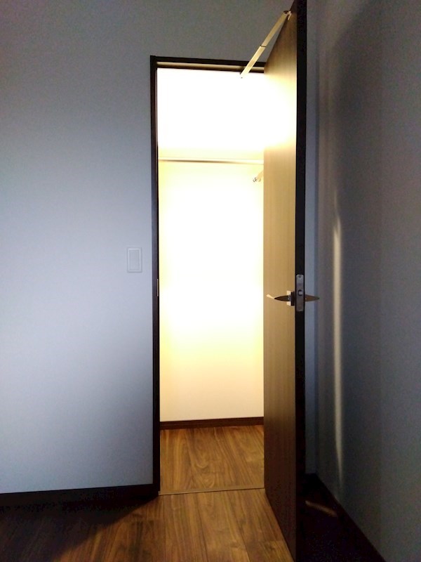 以和貴マンション須賀町 内観写真（収納）