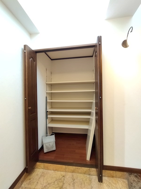通谷二丁目戸建 現地写真（玄関）