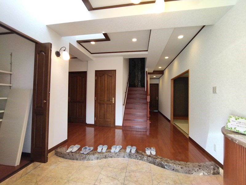 通谷二丁目戸建 現地写真（玄関）