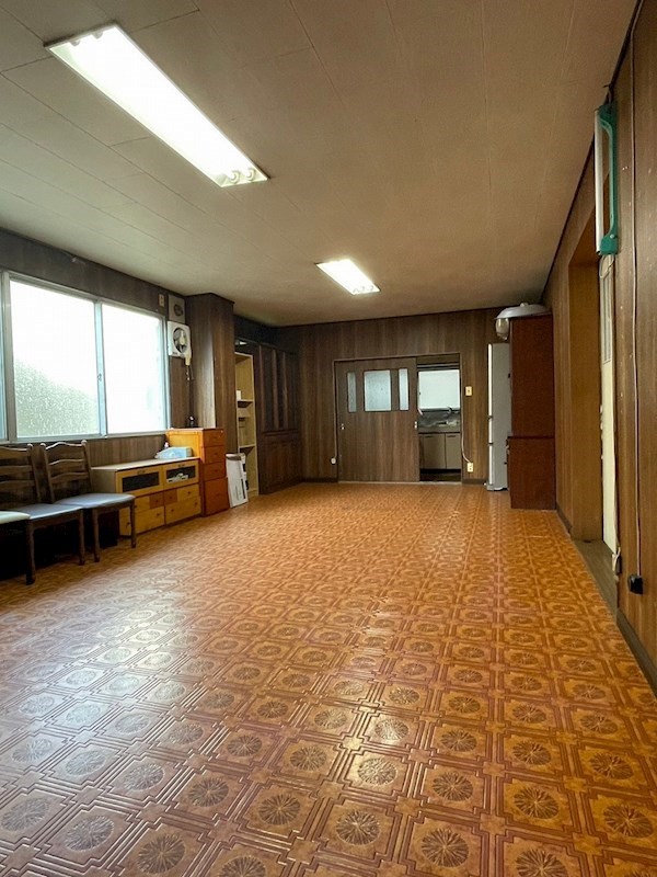 日吉台一丁目戸建 内観写真（リビング）