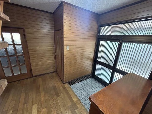 西鞘ケ谷町戸建 現地写真（玄関）