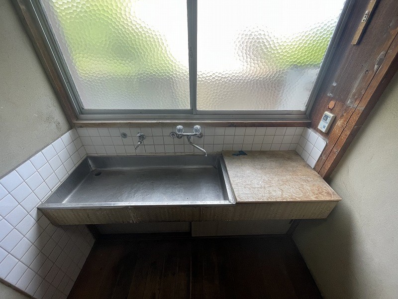 沢見一丁目8番戸建 内観写真（洗面台・洗面所）