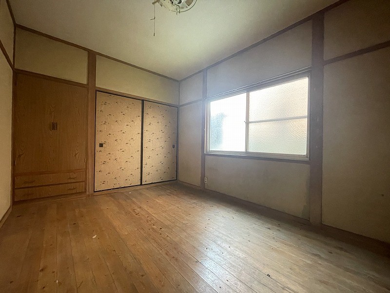 沢見一丁目8番戸建 内観写真（リビング以外の居室）