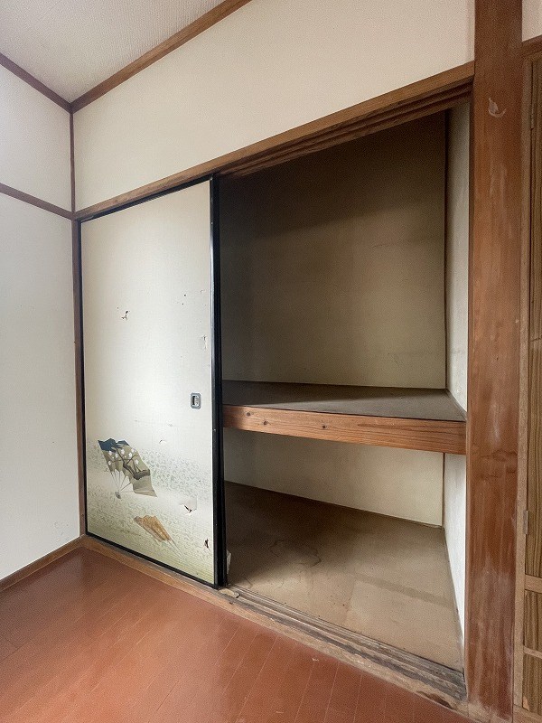 沢見一丁目8番戸建 内観写真（収納）