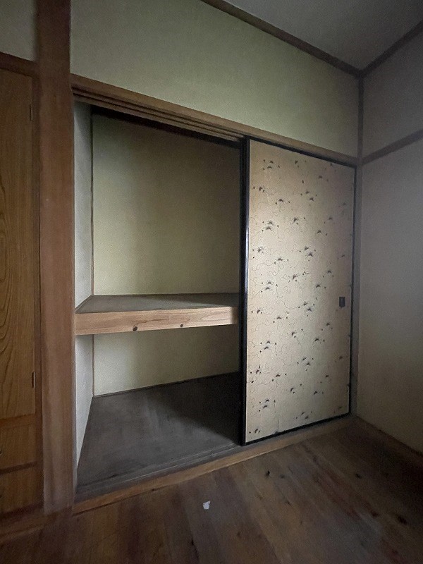 沢見一丁目8番戸建 内観写真（収納）