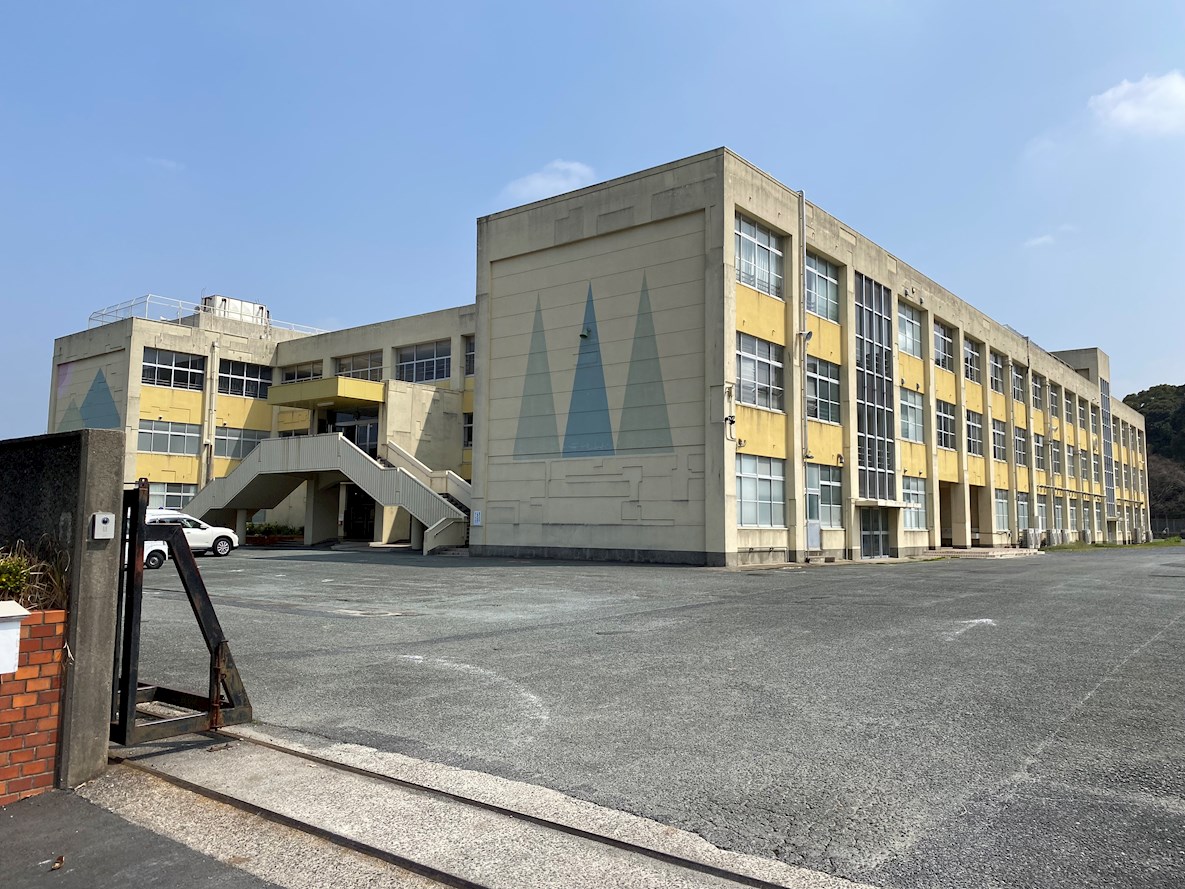 弥生一丁目戸建 小学校