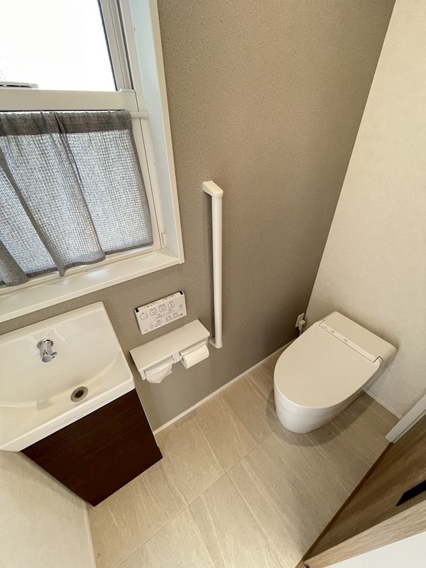 上貫三丁目戸建 内観写真（トイレ）