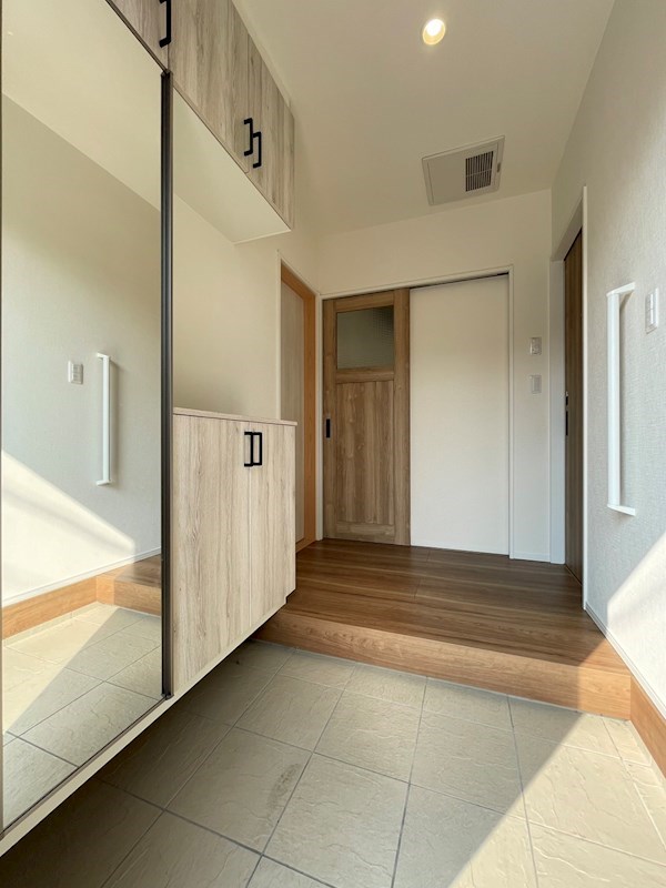上貫三丁目戸建 現地写真（玄関）