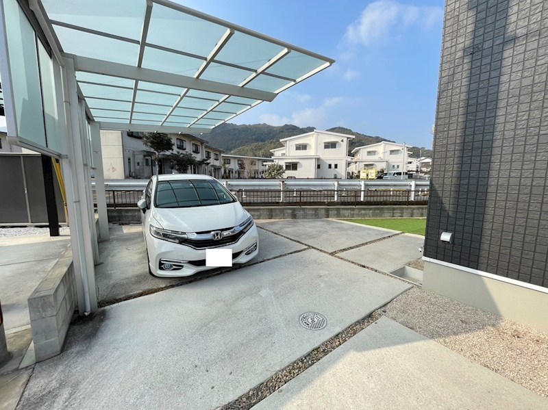 上貫三丁目戸建 現地写真（駐車場）