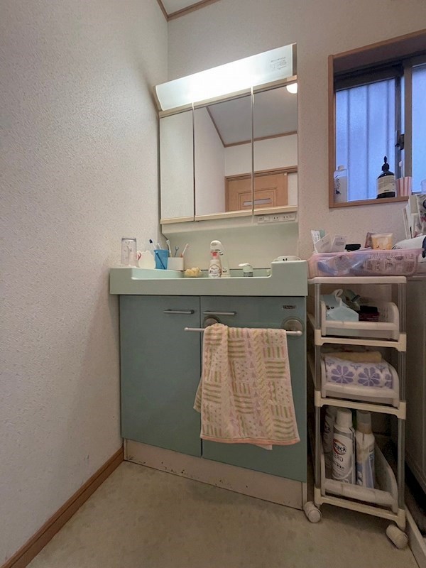 古前二丁目4番戸建 内観写真（洗面台・洗面所）
