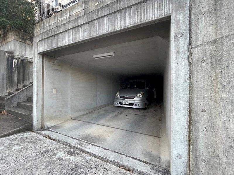古前二丁目4番戸建 現地写真（駐車場）