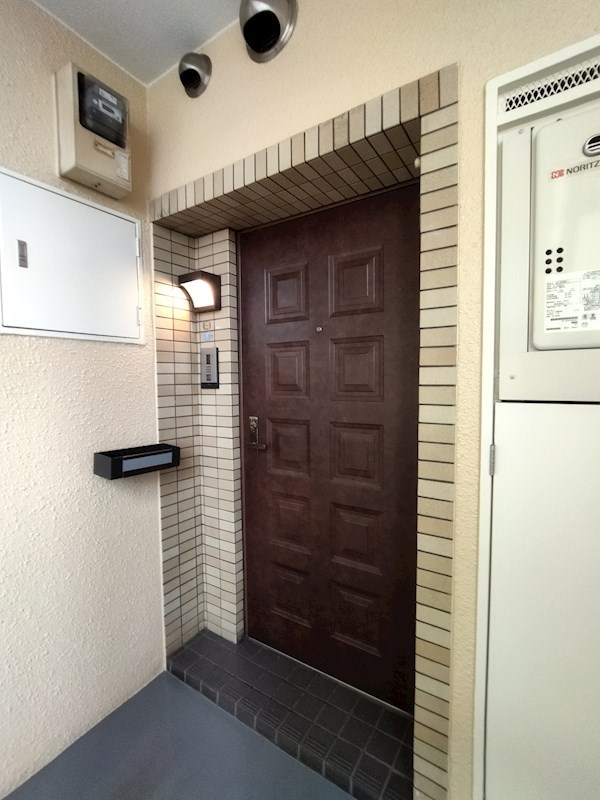トーカンマンション清水5 現地写真（玄関）