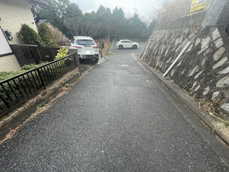 葛原高松二丁目14番土地 現地写真（前面道路含む現地写真）