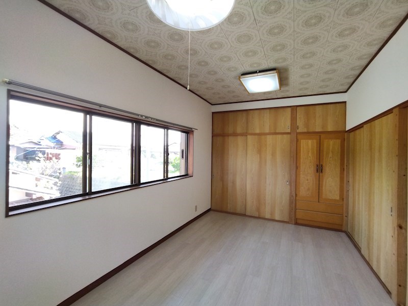 下上津役三丁目戸建 内観写真（リビング以外の居室）