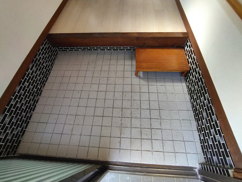 下上津役三丁目戸建 現地写真（玄関）